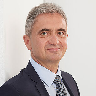 Dr. Uwe Lauber